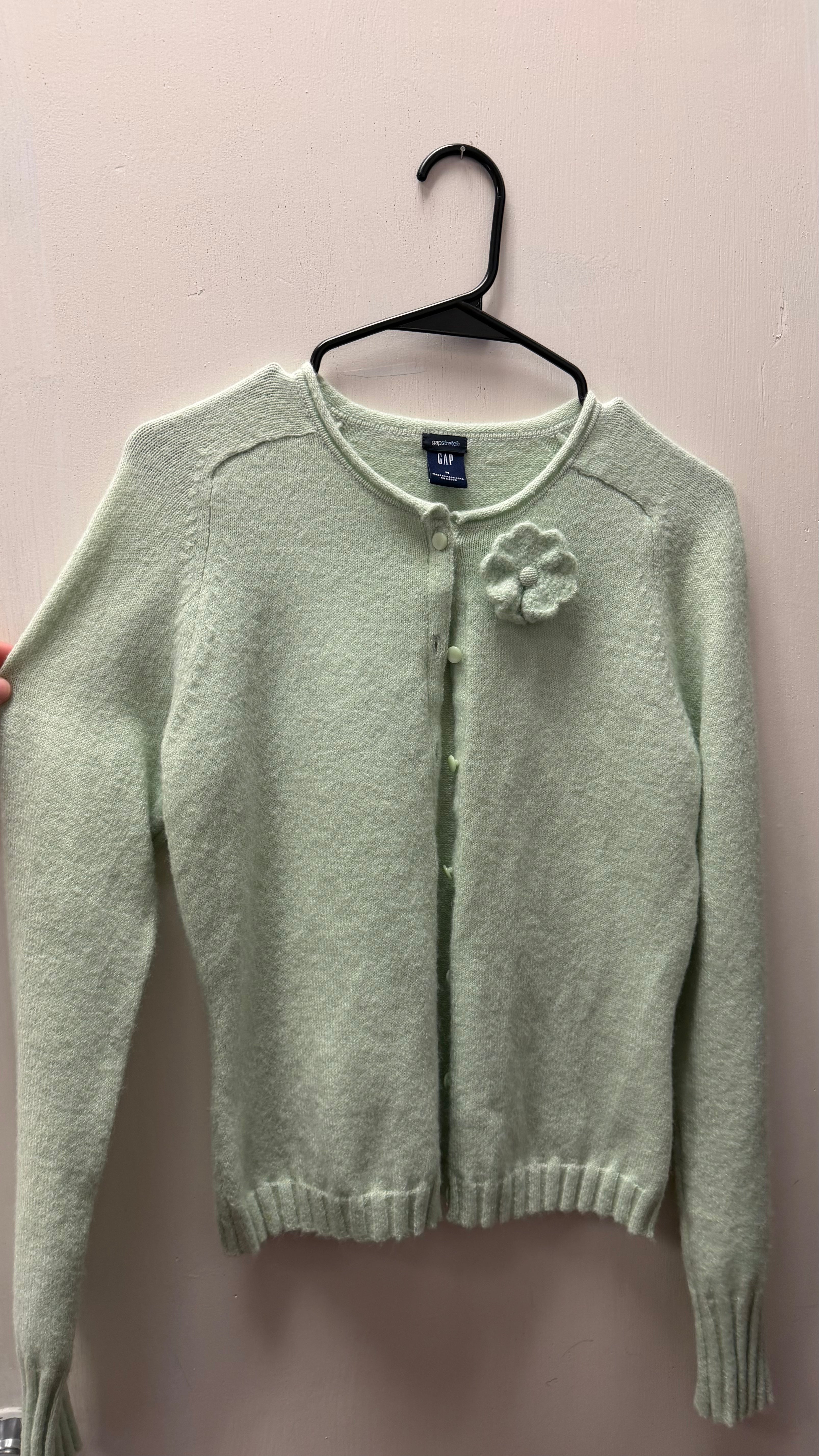 gap green sweater